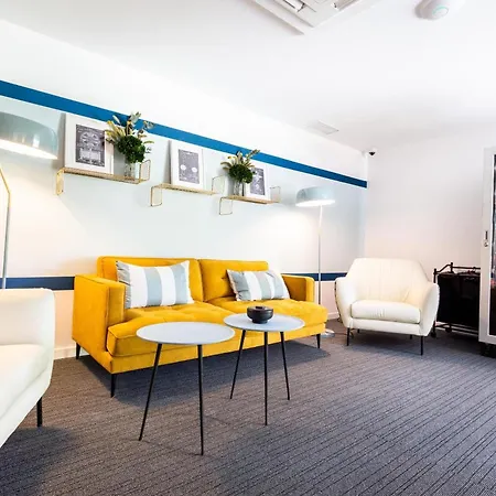 Moontels Alameda 41 Hotel
